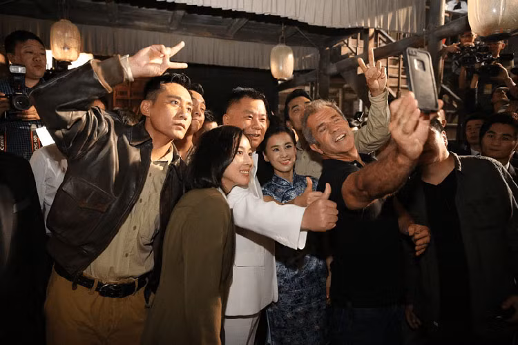 Nội dung phim "Đại oanh tạc" dựa trên sự kiện lịch sử thành phố Trùng Khánh phải hứng chịu những cuộc ném bom dữ dội từ quân đội Nhật Bản trong thời kỳ Thế chiến thứ II. Phim có kinh phí sản xuất 65 triệu USD. Ảnh: Sina