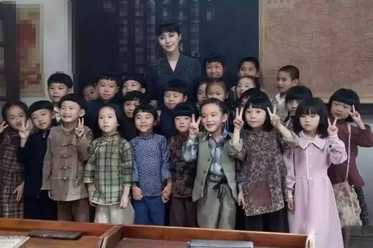 Hình ảnh Phạm Băng Băng trên phim trường "Đại oanh tạc". Ảnh: QQ