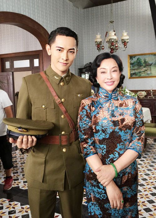 Dàn nữ diễn viên phim "Đại oanh tạc" gồm có: Huỳnh Thánh Y, Trương Quân Ninh, Lưu Hiểu Khánh. Ảnh: Sohu