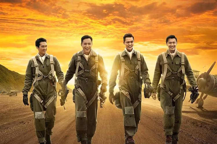 "Đại oanh tạc" dự kiến lên sóng vào ngày 17/8/2018 nhưng nhà sản xuất đã bất ngờ dời lịch chiếu đến ngày 26/10/2018 với lý do để cùng thời gian ra mắt với các quốc gia trên thế giới. Ảnh: Ifeng