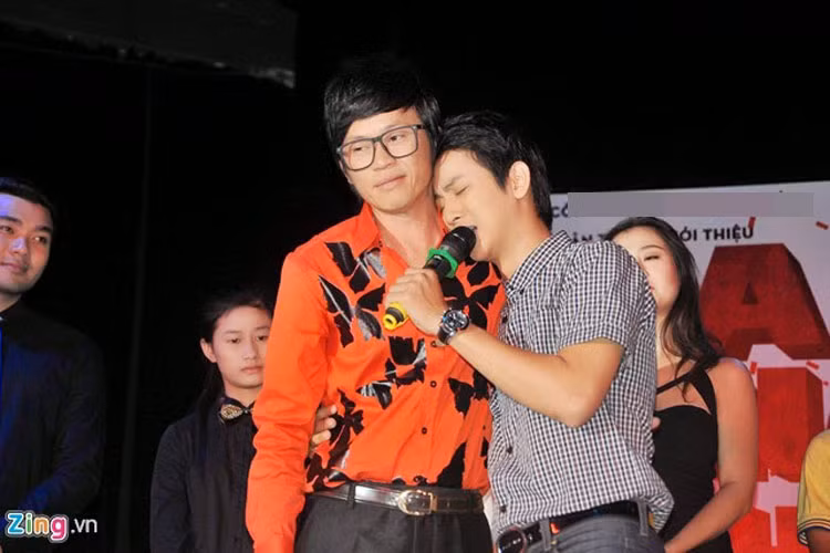 Hoài Linh được cho là cưng chiều Hoài Lâm nhất trong số những người con nuôi của anh. Ảnh: Zing