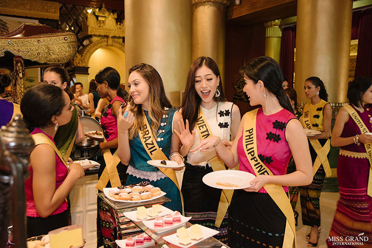 Phương Nga hòa đồng với các thí sinh ngay từ những ngày đầu tiên.