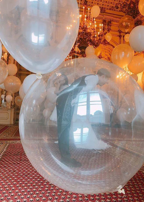 Lưu Diệc Phi vốn được mời làm phù dâu nhưng vì lịch trình công việc dày đặc nên cô vắng mặt trong đám cưới.