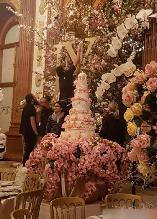 Đám cưới của Đường Yên đã được tổ chức tại lâu đài cổ kính Belvedere, Vienna, Áo.