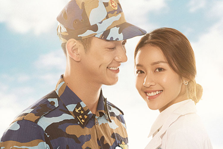 “ Hậu duệ mặt trời” bản Việt hiện là bộ phim remake gây nhiều tranh cãi. Đa phần các diễn viên bị chê về diễn xuất, đặc biệt nữ chính Khả Ngân. Ảnh: Fanpage