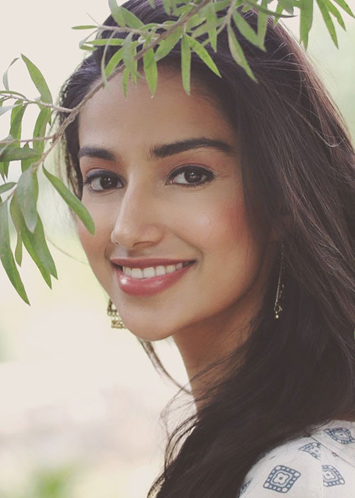 Meenakshi Chaudhary - đại diện Ấn Độ vừa giành ngôi vị á hậu 1 cuộc thi Hoa hậu Hòa bình Quốc tế 2018.