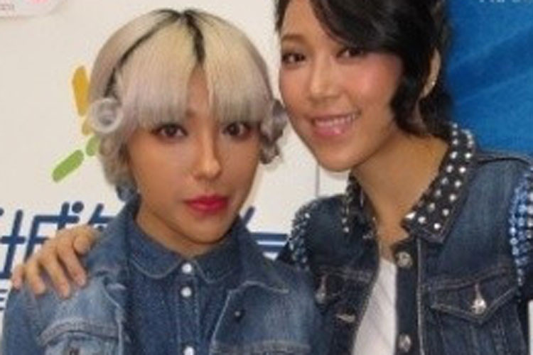 Ca sĩ Hong Kong Chung Thư Kỳ từng lộ mũi nhỏ xíu dị dạng. Nhiều người cho rằng cô bị biến chứng phẫu thuật thẩm mỹ. Ảnh: Apple