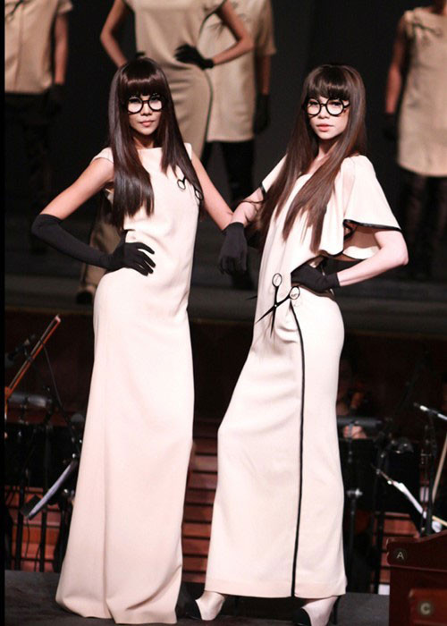 Sự kết hợp giữa Hồ Ngọc Hà và Thanh Hằng trên sàn catwalk luôn khiến chương trình bùng nổ. Ảnh: Khampha