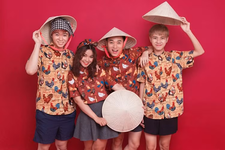 Nhiều khán giả cũng cho rằng tiêu đề ca khúc "Nắng cực" của Phạm Toàn Thắng không văn minh. Về phía tác giả, anh cho hay bài hát kể về câu chuyện thời tiết nóng bức mà thôi. Ảnh: Công an nhân dân