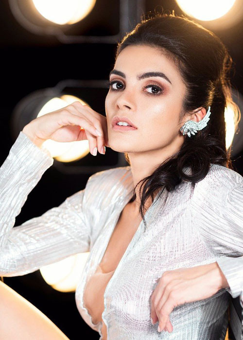 Sau khi tỉnh lại, người đẹp Paraguay đã được trao vương miện.