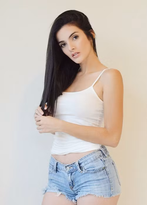 Người đẹp đến từ Paraguay mơ ước sẽ có một nhà hàng của riêng mình.