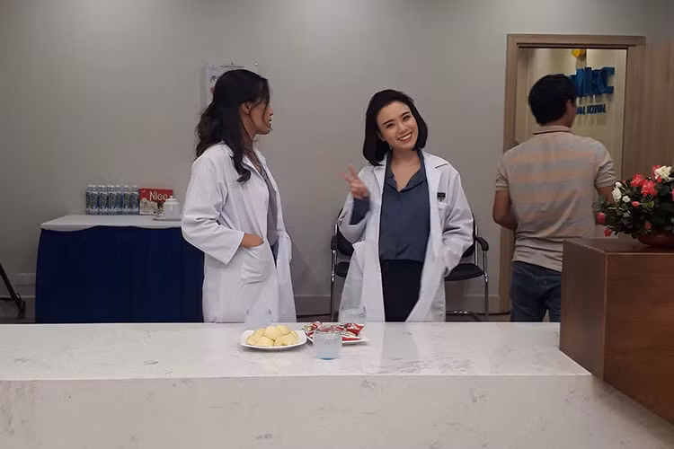 Hot girl sinh năm 1993 tỏ ra hào hứng khi được giao một vai trong phim "Hậu duệ mặt trời" bản Việt.