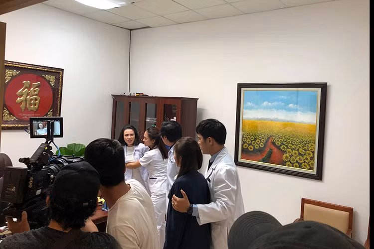 Sự xuất hiện của Linh Miu trong bộ phim "Hậu duệ mặt trời" bản Việt gây chú ý.