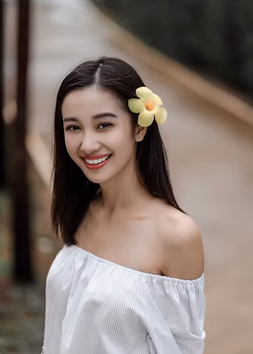 Từ ngọt ngào, trong sáng, Jun Vũ quyến rũ khi theo đuổi phong cách thời trang gợi cảm.