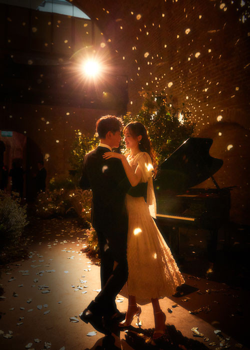 Theo thông tin, phù dâu trong đám cưới của Đường Yên có 2 người đẹp Lưu Diệc Phi và Trương Tịnh Dĩnh.