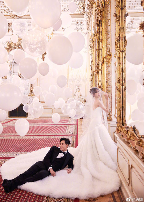 Đường Yên xinh đẹp trong chiếc váy cô dâu trắng muốt.