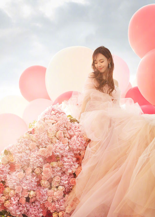 Nữ diễn viên phim "Cẩm Tú Vị Ương" lên xe hoa ở tuổi 35.