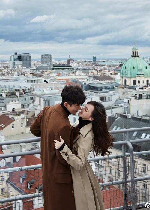 Cặp đôi vốn quen nhau sau khi đóng chung phim "Loạn thế giai nhân" năm 2012.