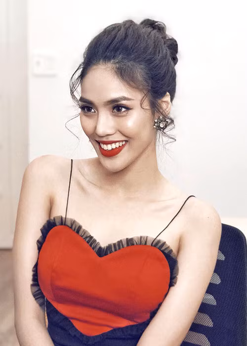 Không chỉ giỏi giang, xinh đẹp, Lan Khuê còn khéo tay. Thời gian gần đây, cô liên tục khoe tài nấu nướng.