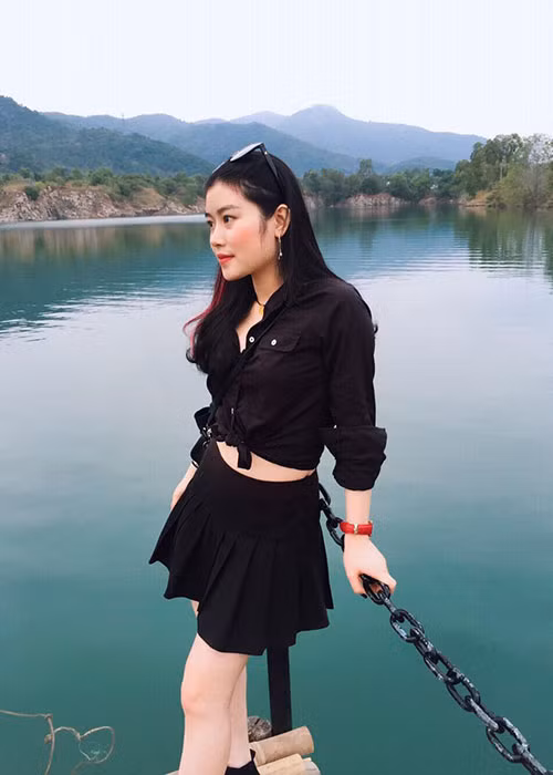 Lâm Chấn Huy và Thu Hương đã giữ kín chuyện hẹn hò. Chỉ đến khi lên xe hoa, Thu Hương mới đăng tải bộ ảnh cưới của mình. Ảnh: FBNV