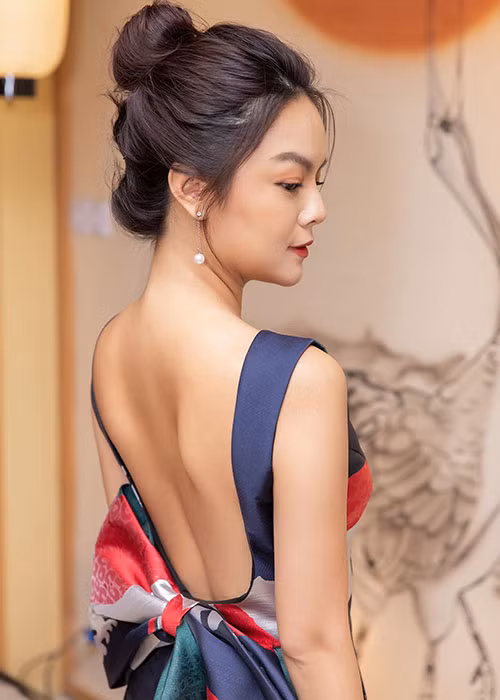 Nữ ca sĩ sinh năm 1984 đã ly thân với đạo diễn Quang Huy trong 1 năm qua và vừa đệ đơn ly hôn sau thời gian dài suy nghĩ.