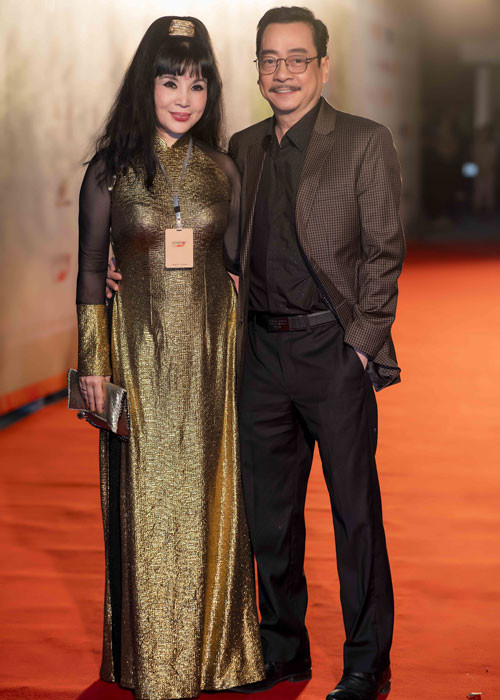 NSND Lan Hương và NSND Hoàng Dũng hội ngộ tại sự kiện.