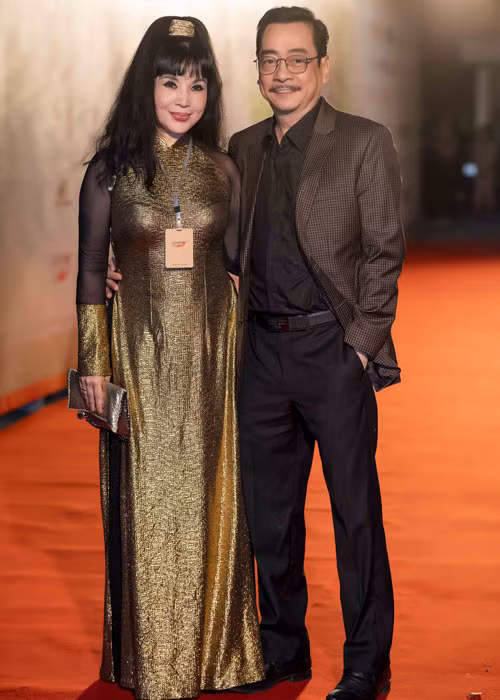 NSND Lan Hương và NSND Hoàng Dũng hội ngộ tại sự kiện.