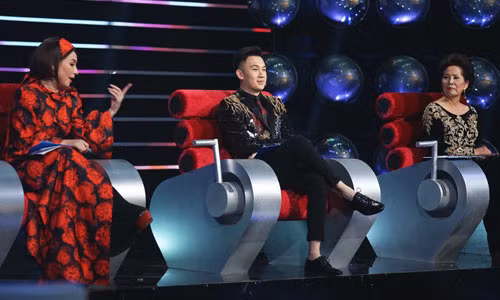 Truoc on ao, danh ca Phuong Dung tung muon cam on Dam Vinh Hung-Hinh-2