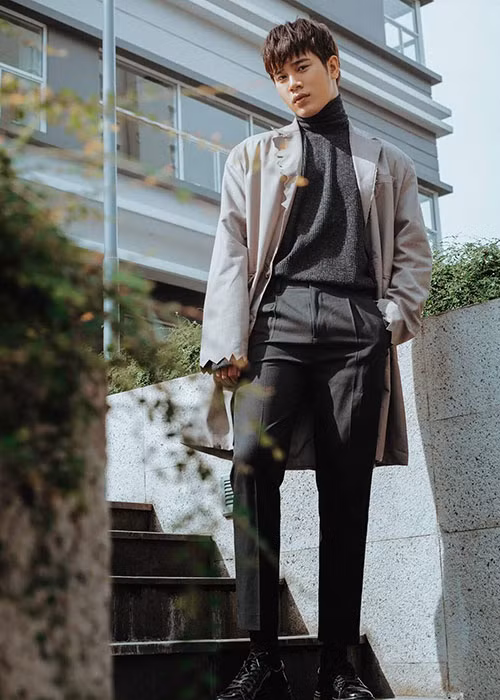 Năm 2015, Trần Phong quyết định đi theo con đường diễn xuất sau khi đóng bộ phim "Nhảy cùng ước mơ".