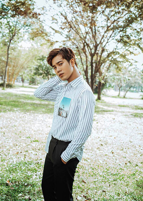 Ngoại hình điển trai, sáng sân khấu là lợi thế của Trần Phong.