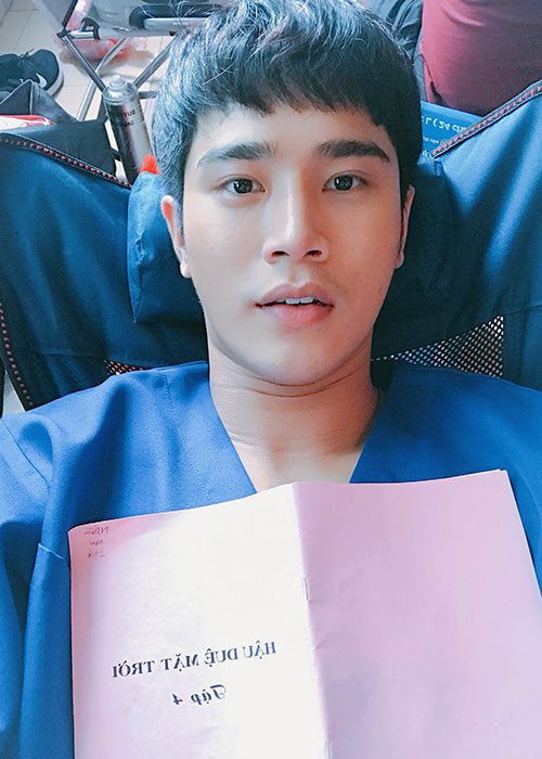 Bác sĩ Quang là nhân vật phụ nhưng nhận được sự chú ý không kém tuyến nhân vật chính.