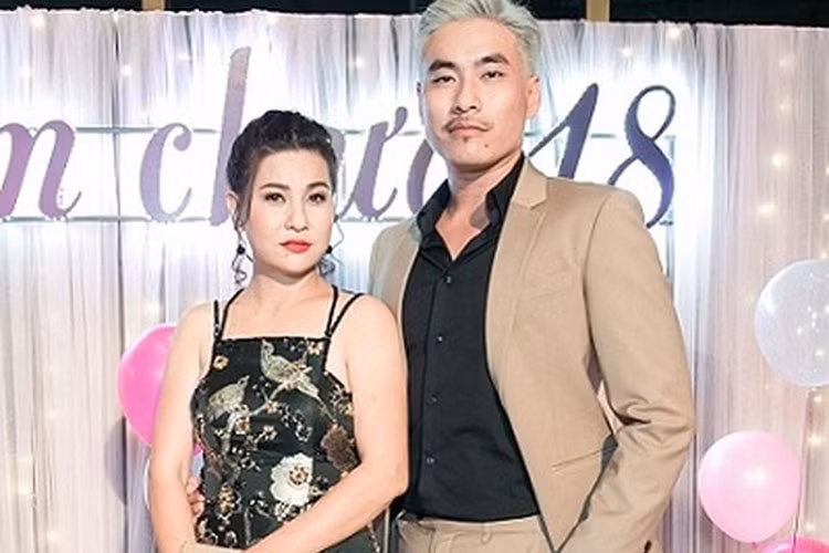 "Tình yêu của chúng tôi ngày càng mặn nồng như mới yêu, lạ lùng lắm, chính tôi cũng không hiểu được", Cát Phượng chia sẻ trên Zing về mối quan hệ hiện tại với Kiều Minh Tuấn. Ảnh: VOV