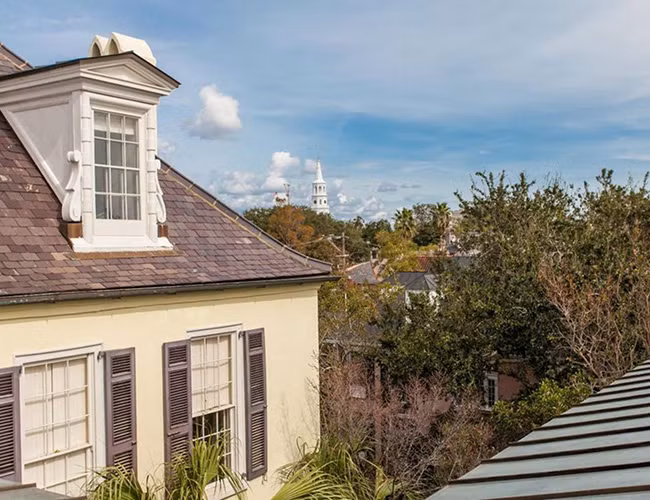 Kiến trúc sư bảo tồn Glenn Keyes cho rằng ngôi nhà không giống như một bảo tàng mà vẫn mang hơi thở hiện đại của nhịp sống.