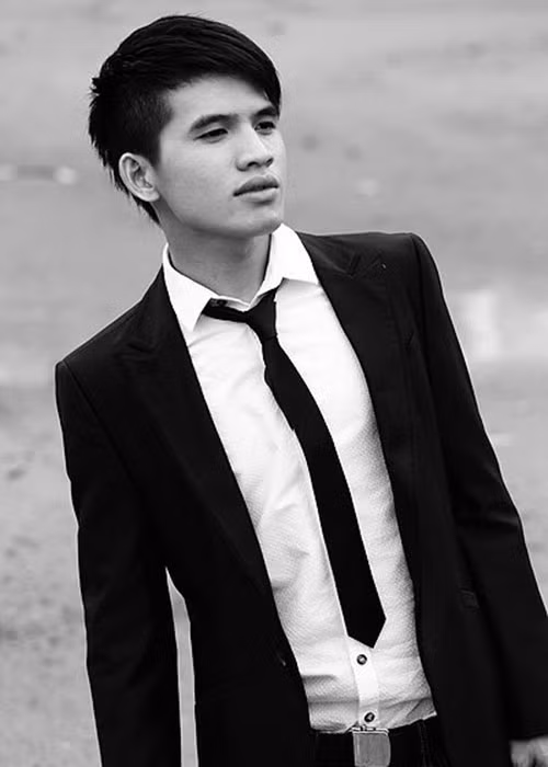 Nam ca sĩ Quốc Thiên xây dựng hình ảnh trưởng thành, lịch lãm và chỉn chu. Ảnh: Vietnamnet