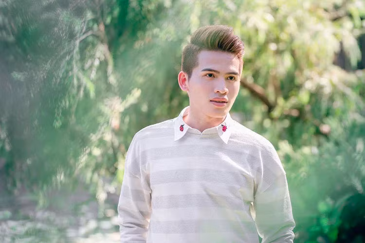 Trước khi phẫu thuật thẩm mỹ, chiếc mũi của Quốc Thiên khá to và thô. Ảnh: FBNV