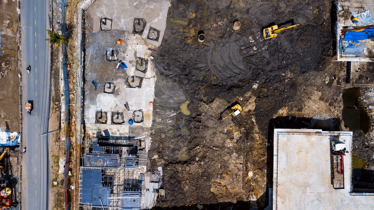 Theo ghi nhận thực tế của PV ngày 24/6, HDTC đã cùng các nhà thầu đưa máy móc vào thi công tất cả các cụm phân khu căn hộ tại dự án Laimian City. Hiện phần móng và tầng hầm tại 3 phân khu: CT01 – CT03 – CT04 đã gần hoàn thiện; phân khu CT2 đang đưa máy móc vào thi công.