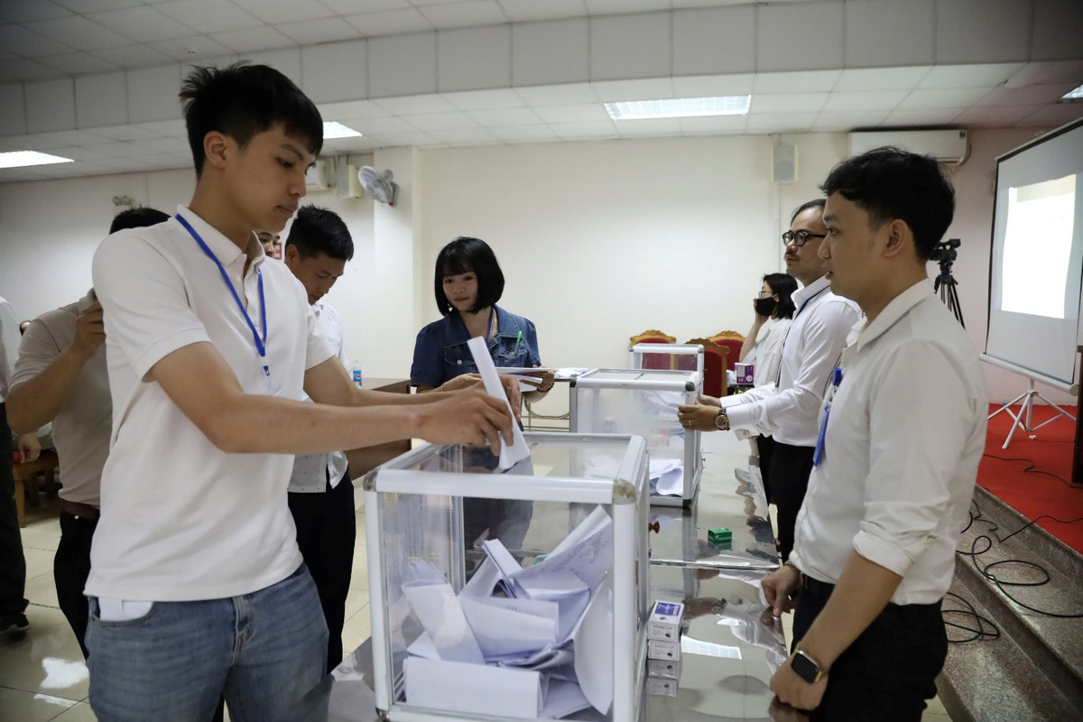 Mê Linh đấu thành công 28 lô đất, thu về 122,6 tỷ đồng Me Linh dau thanh cong 28 lo dat, thu ve 122,6 ty dong