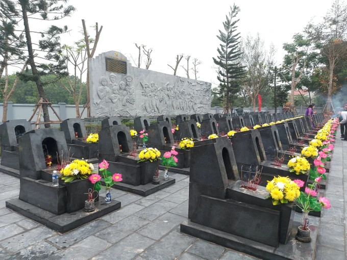 Những đoá hoa bất tử ở Cầu Nhe - Hình 2 Nhung doa hoa bat tu o Cau Nhe-Hinh-2