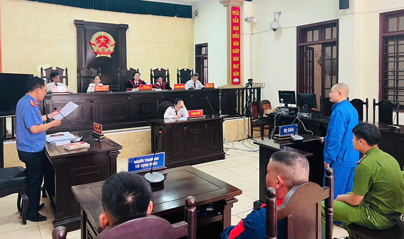 Ke van chuyen gan 25kg ma tuy o Quang Binh linh an tu hinh