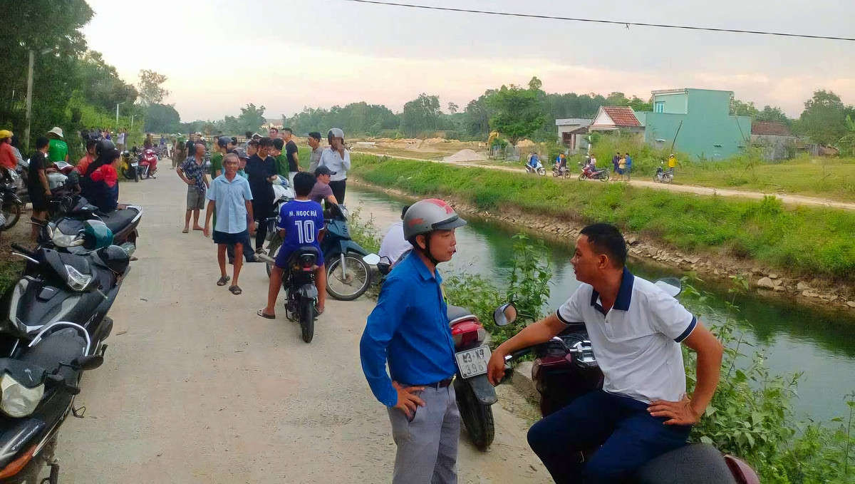 Dieu tra vu 2 me con tu vong duoi muong nuoc o Quang Nam