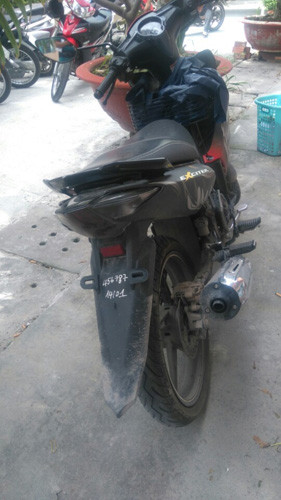 Xe máy Exciter, phương tiện gây án của băng cướp.