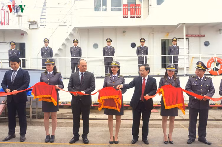 Tàu Yuhzan-Maru sau khi bàn giao về Việt Nam sẽ được đổi tên thành Kiểm ngư Việt Nam 102. Tàu có chiều dài 65,19m; rộng 9,3m; mớn nước 5,34m và cao 4,3m. Ảnh: VOV.