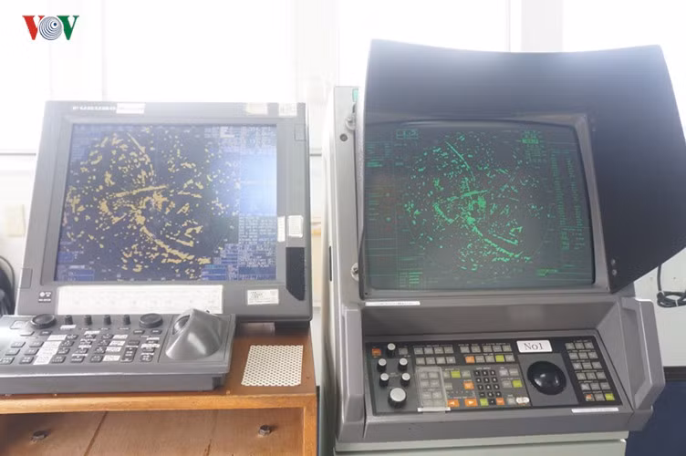 Hệ thống Vô tuyến điện hiện đại trên tàu. Ảnh: VOV.