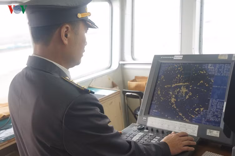 Tàu Kiểm ngư Việt Nam 102 được coi là 1 trong 10 tàu Kiểm ngư hiện đại nhất Việt Nam. Ảnh: VOV.