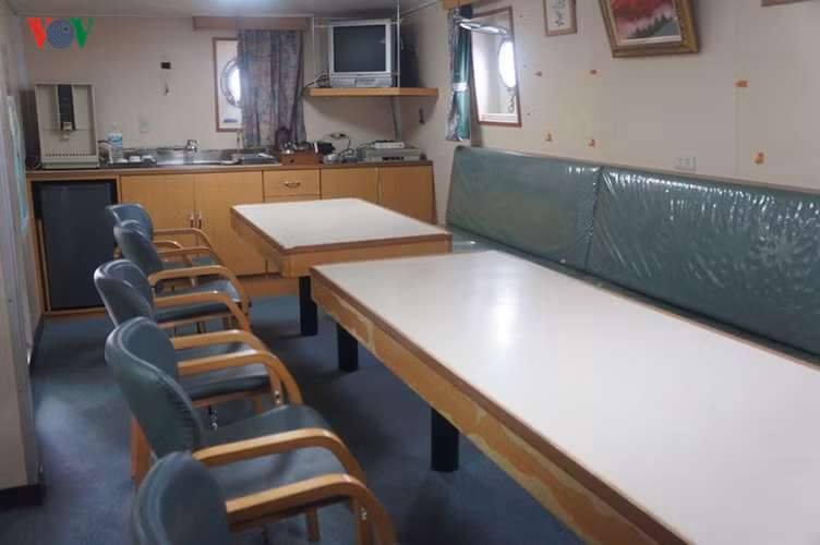 Phòng sinh hoạt chung của các thủy thủ. Ảnh: VOV.