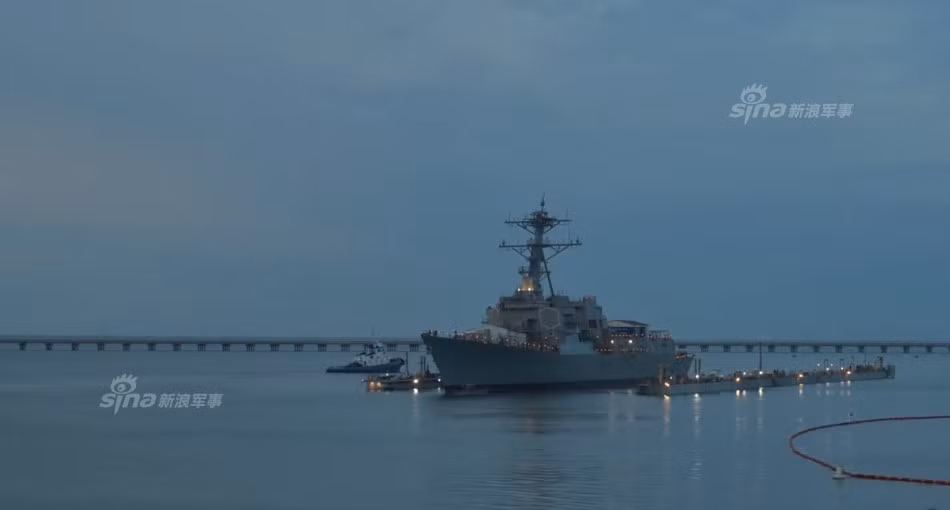 Việc hạ thủy con tàu khu trục lớp Arleigh Burke mang tên Paul Ignatius đã thành công tốt đẹp, con tàu này sẽ phải trải qua quá trình chạy thử nghiệm trước khi được bàn giao cho Hải quân Mỹ dự kiến vào năm 2018. Nguồn ảnh: Sina.