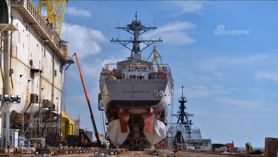 Arleigh Burke là lớp tàu khu trục mang tên lửa dẫn đường có độ giãn nước từ 8.300 cho đến 10.000 tấn tùy từng phiên bản khác nhau. Nguồn ảnh: Sina.