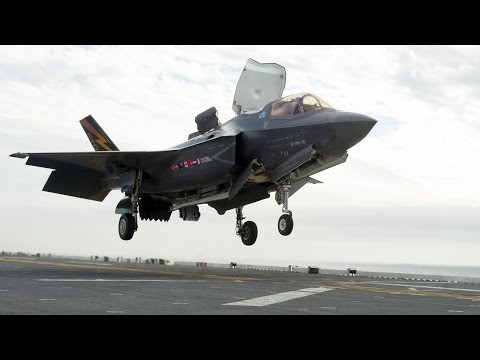 Ngoài phiên bản đặc biệt, F-35B có khả năng cất cánh thẳng đứng thì còn có F-35A là phiên bản nhỏ nhẹ nhất trong các dòng F-35 và F-35C phiên bản dành cho các tàu sân bay với khả năng gấp gọn cánh. Nguồn ảnh: Edizon.