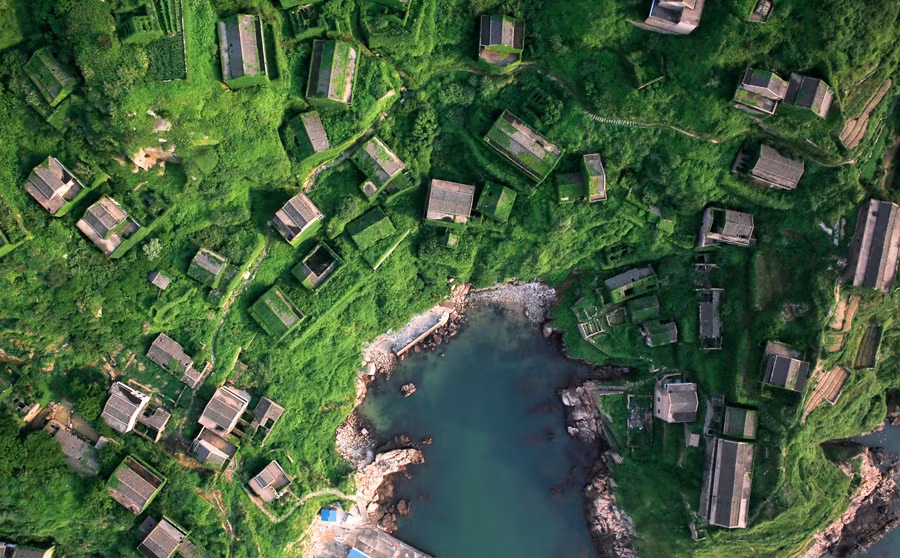 Những bức ảnh chụp từ trên cao cho chúng ta thấy một góc nhìn mới lạ về đất nước Trung Quốc rất rộng lớn nhưng cũng không kém phần đông đúc. Ảnh: Theatlantic.