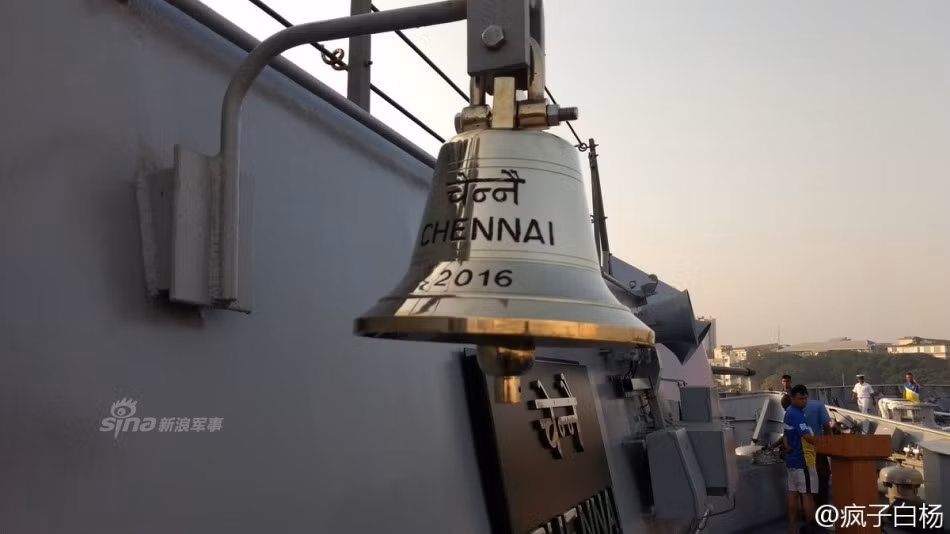 Đến nay đã có tổng cộng 3 chiến hạm lớp Kolkata được biên chế vào lực lượng Hải quân Ấn Độ. Đây là lớp khu trục hạm có thiết kế gọn nhẹ với chiều dài chỉ 163 mét và giãn nước khoảng 7.400 tấn. Tàu có vận tốc tối đa lý thuyết lên tới 30 Knots tương đương với khoảng 55 km/h. Nguồn ảnh: Sina.